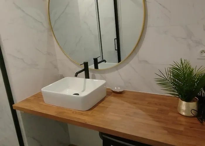 Du Pavin Apartment *